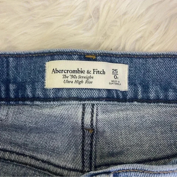Abercrombie & Fitch The 90's Straight Leg Ultra High Rise Jeans Size 0 / 25 - Picture 4 of 7